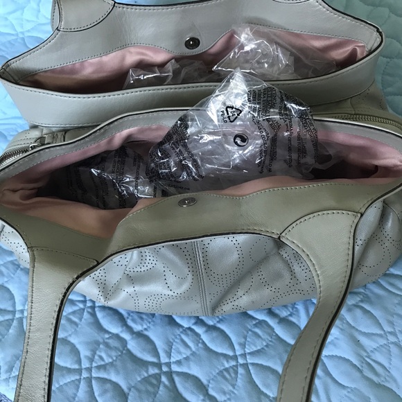 Coach Vintage Pearl Gray Handbag - Picture 9 of 13